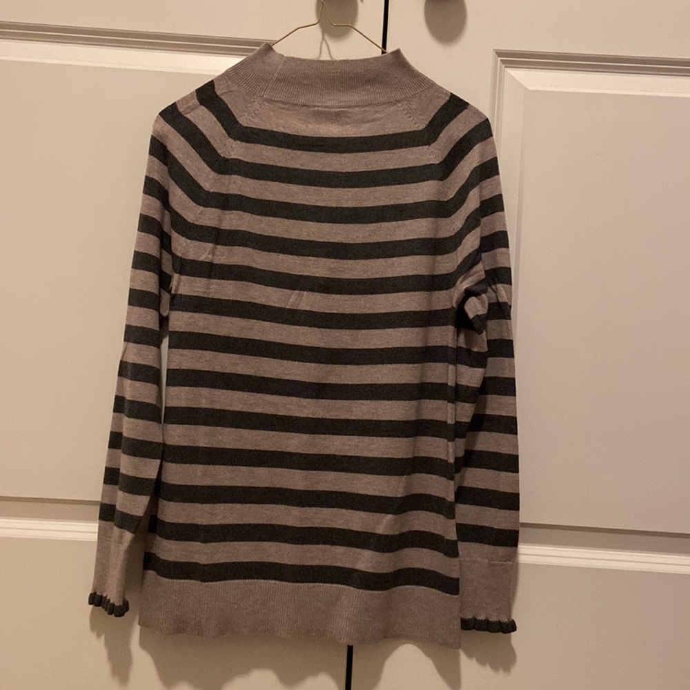 Loft Sweater - Picture 5 of 6